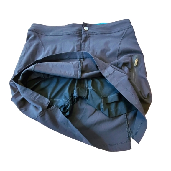 Columbia Skort with front tie and zipper size 6 black - Picture 2 of 9